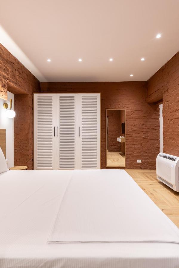 Vater Apartments Тирана Екстер'єр фото