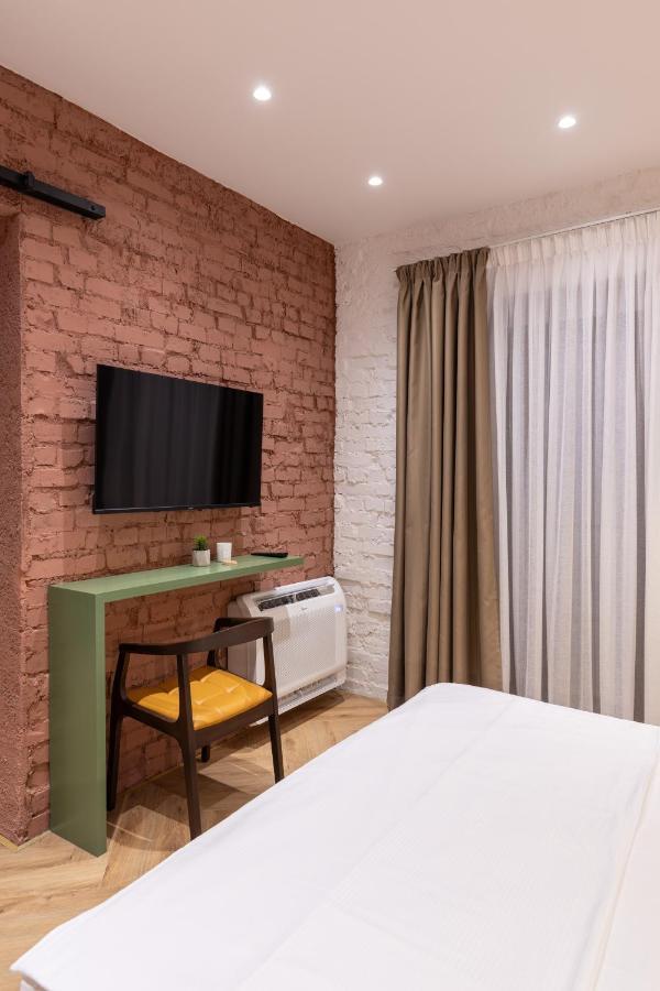 Vater Apartments Тирана Екстер'єр фото