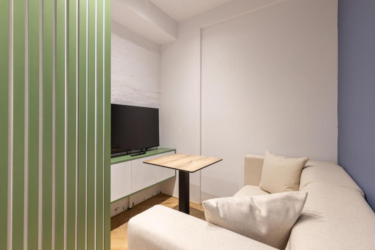 Vater Apartments Тирана Екстер'єр фото