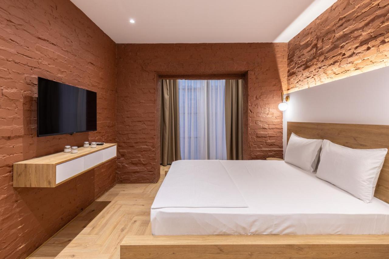 Vater Apartments Тирана Екстер'єр фото