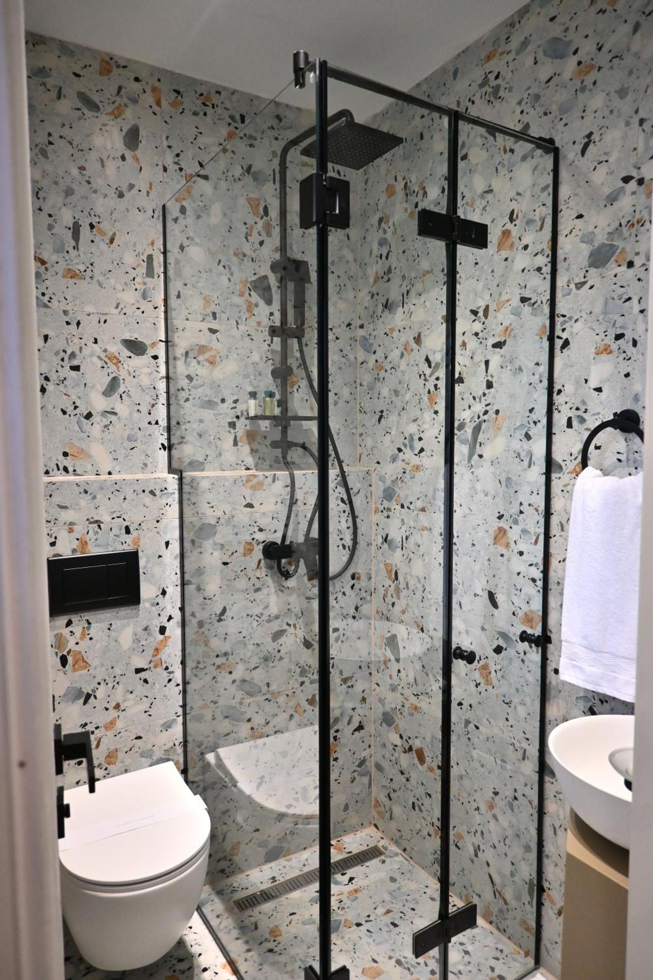 Vater Apartments Тирана Екстер'єр фото