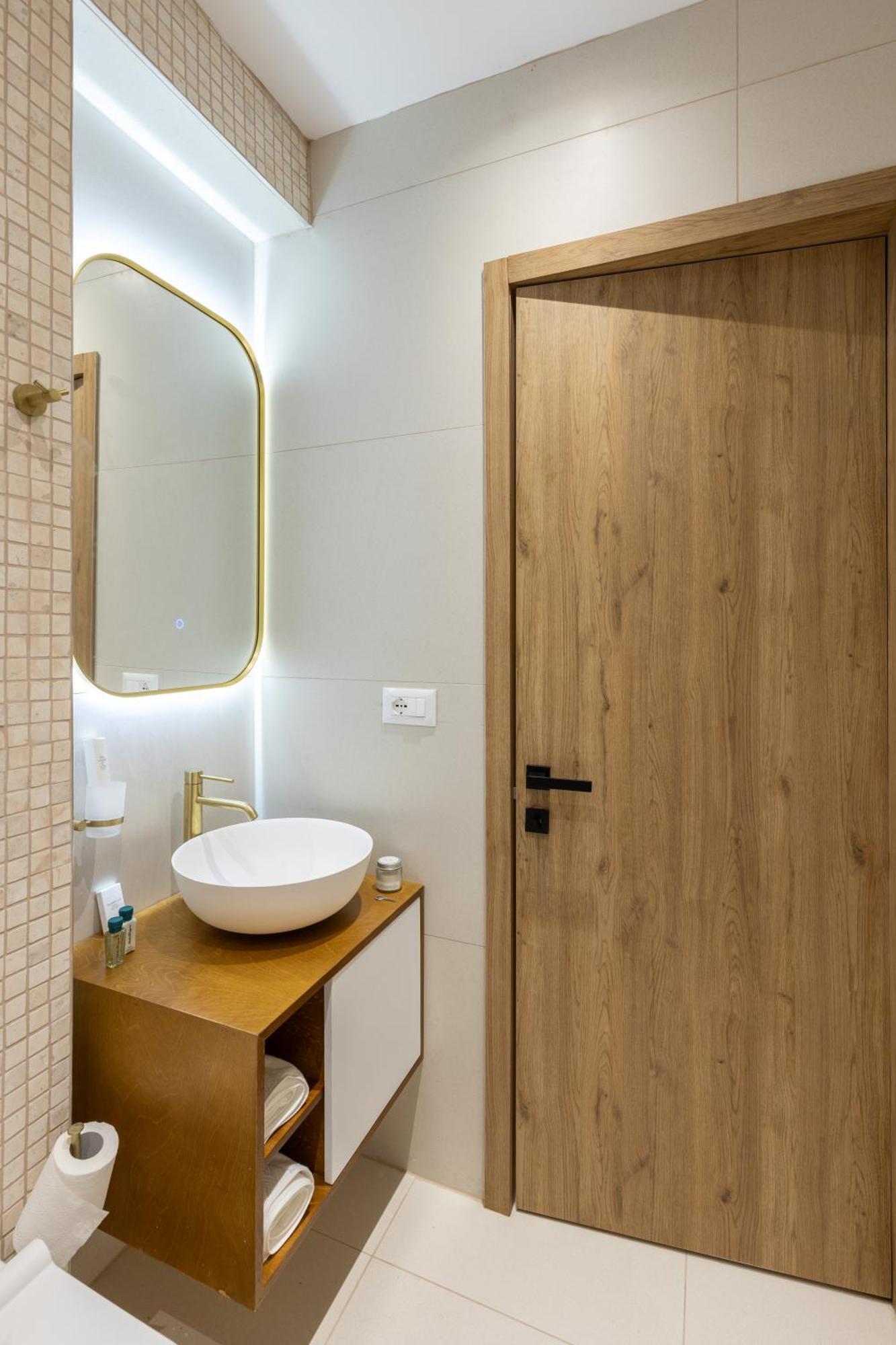 Vater Apartments Тирана Екстер'єр фото
