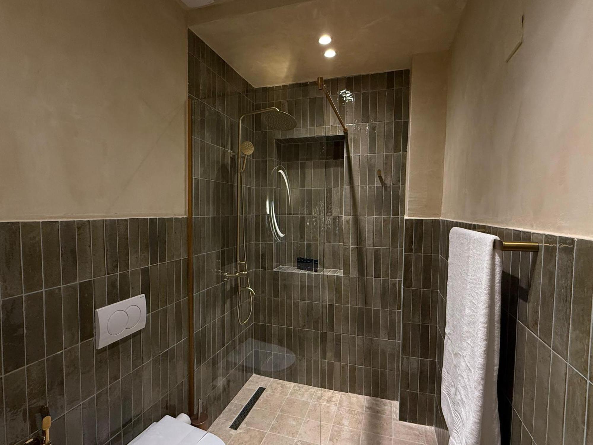 Vater Apartments Тирана Екстер'єр фото