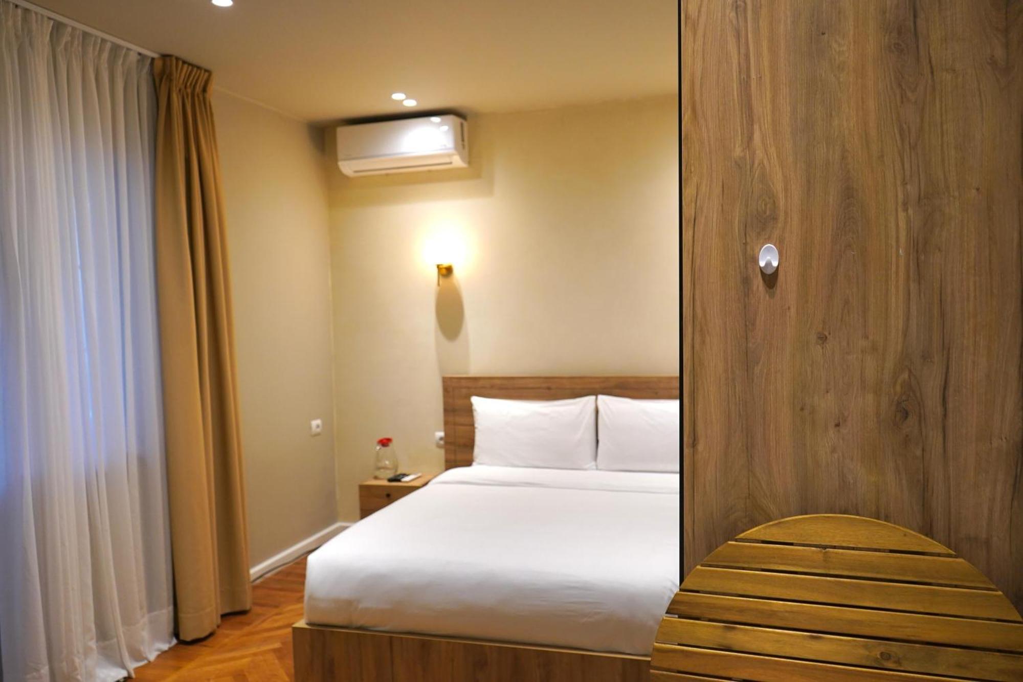 Vater Apartments Тирана Екстер'єр фото