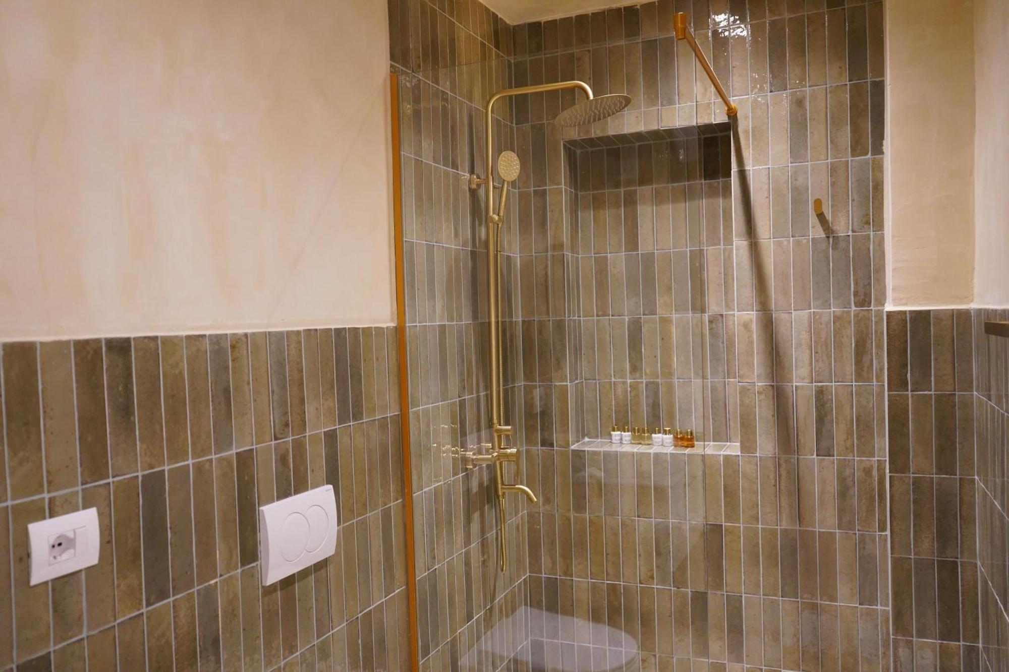 Vater Apartments Тирана Екстер'єр фото
